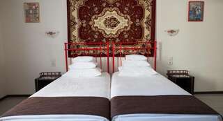 Гостиница СССР Каменск-Шахтинский Улучшенный двухместный номер с 2 отдельными кроватями-5
